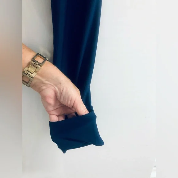 NWOT Athletic-wear “Active Queens” Navy Running Jacket - Picture 7 of 14